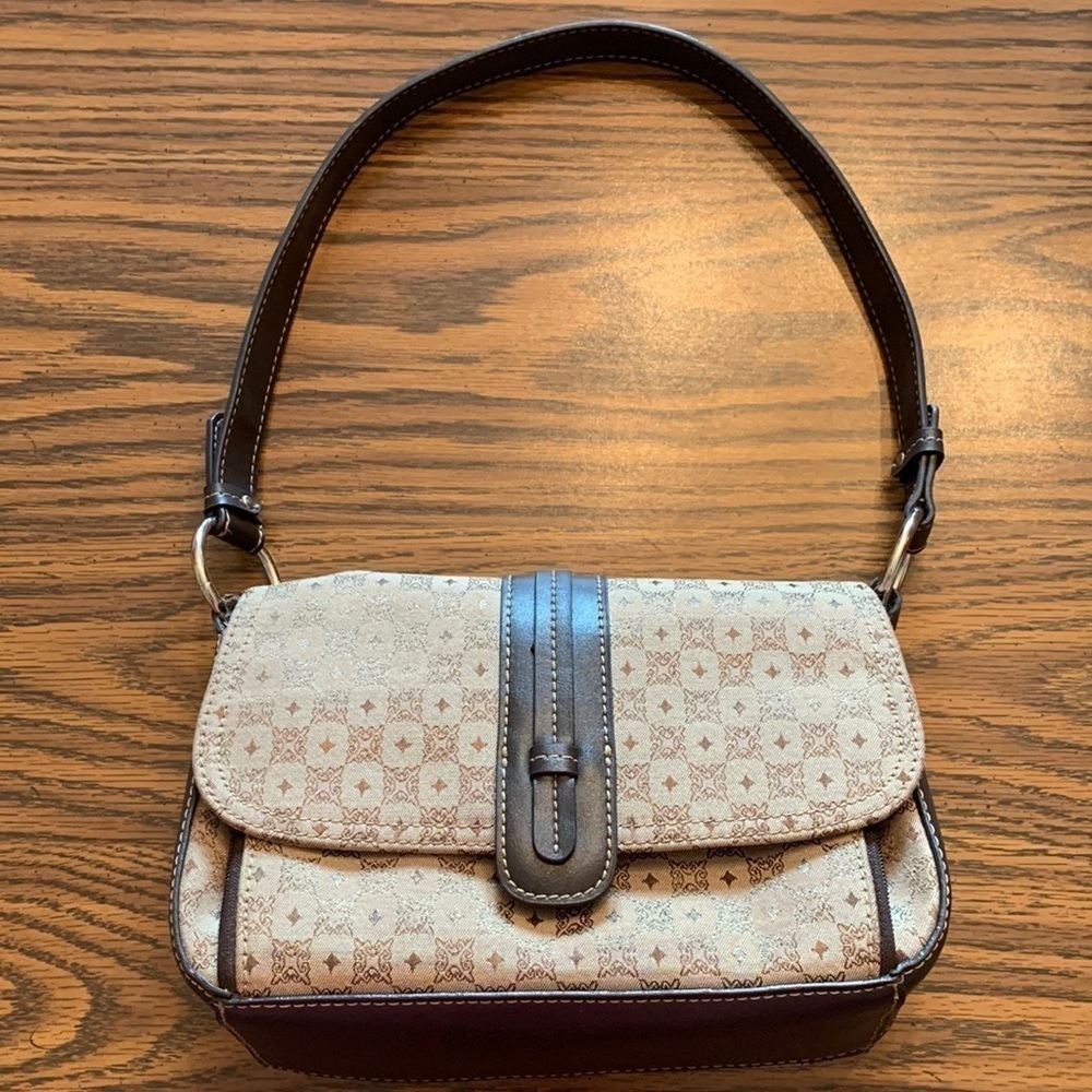 Liz Claiborne Villager Bag. Very clean& Stylish Neutral Toned. Shoulder Style. 
